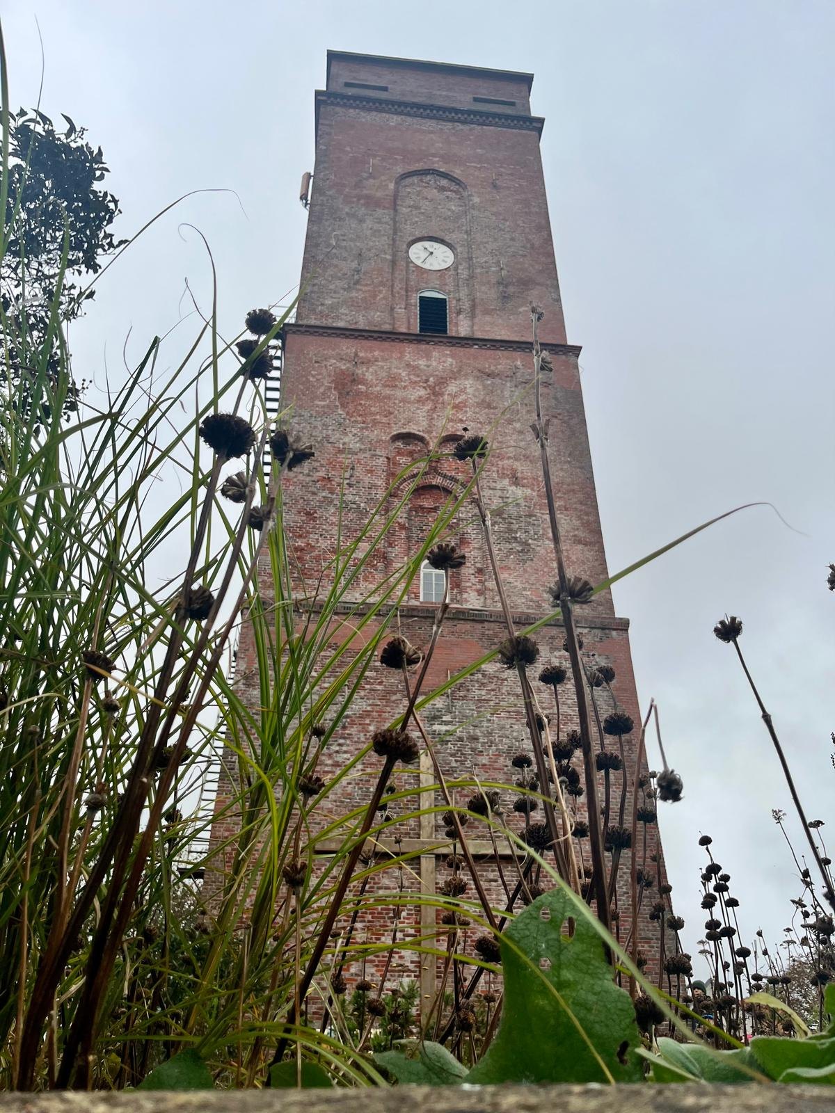 Der Alte Leuchtturm von Borkum aus der Froschperspektive